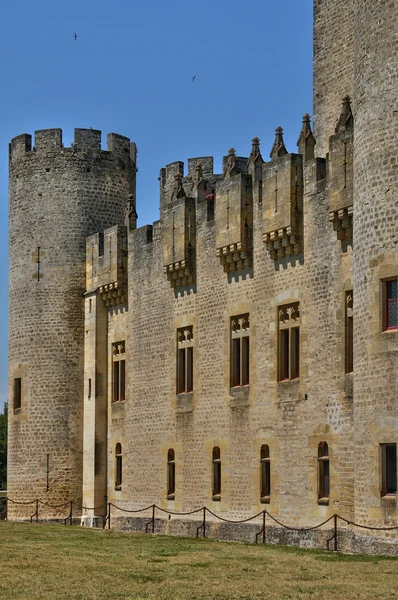 Francia, el castillo medieval de Roquetaillade en Gironda —  Fotos de Stock