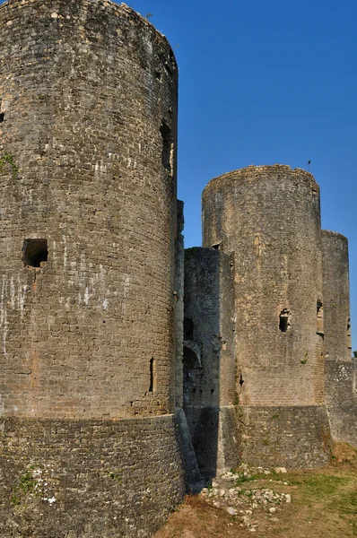 Mittelalterliche Burg von villandraut in gironde — Stockfoto