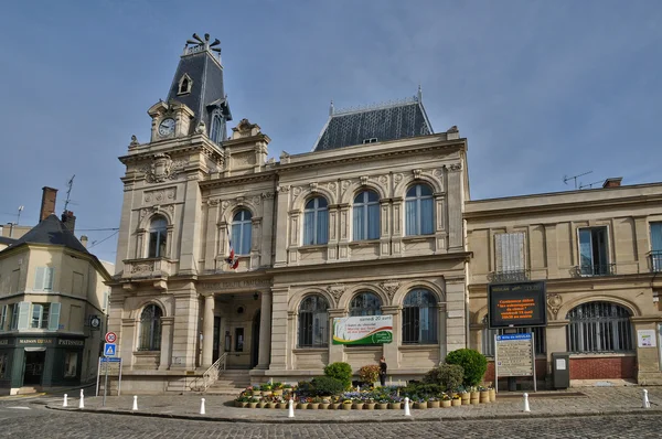 Frankrike, stadshuset av meulan — Stockfoto