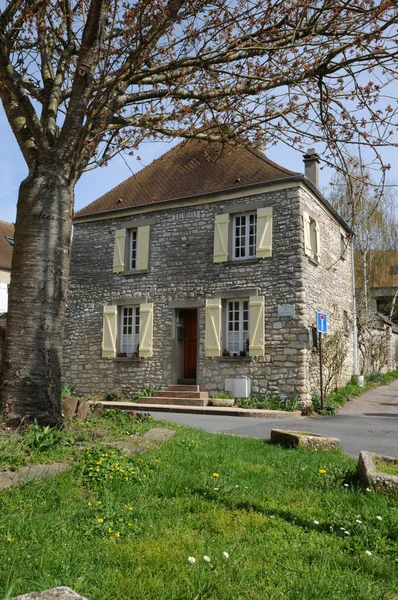 Frankrijk, het dorp van follainville-dennemont in les-yvelines — Stockfoto
