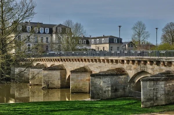 Frankrijk, de stad van meulan — Stockfoto