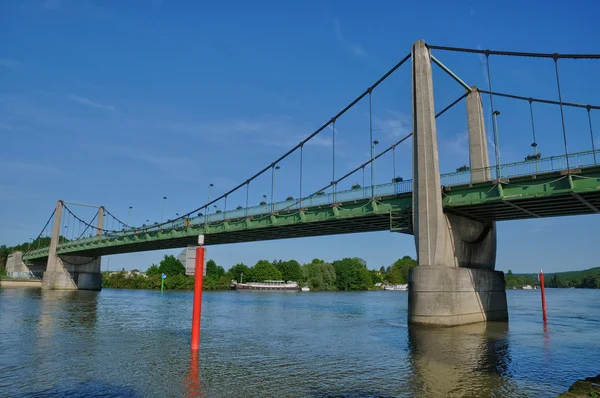 Francja, most wiszący triel sur Seine — Zdjęcie stockowe