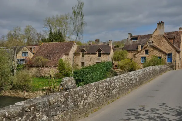 Schilderachtige dorp van saint ceneri le gerei in Normandië — Stockfoto