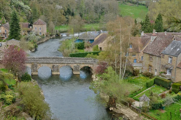 Schilderachtige dorp van saint ceneri le gerei in Normandië — Stockfoto