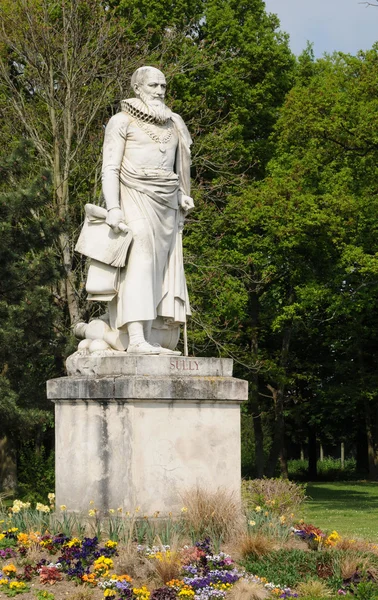 France, the statue of Sully in Rosny sur Seine — Stock Photo, Image