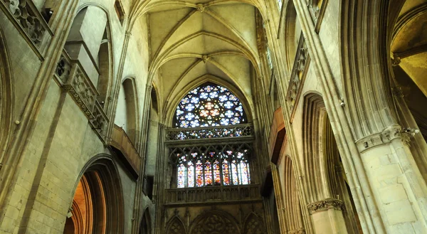 Iglesia de San Pedro en Caen — Foto de Stock