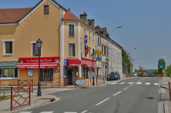 Francia, el pueblo de Drocourt en Ile de France — Foto de Stock