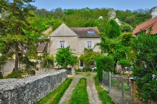 Dorp van haute isle in val d oise — Stockfoto