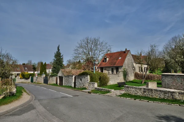 Frankrijk, het dorp van follainville-dennemont in les-yvelines — Stockfoto