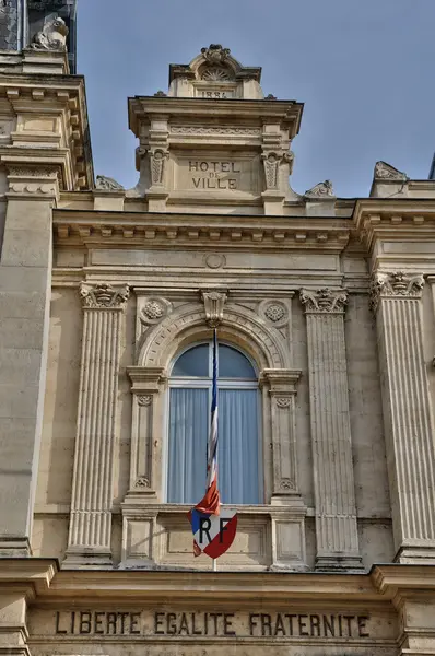 Frankreich, das Rathaus von meulan — Stockfoto