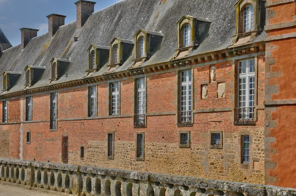 Возрождение замка Карруж в Нормандии — стоковое фото