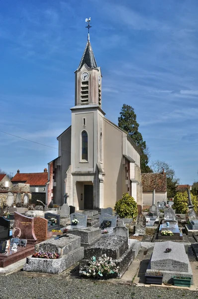 Francia, la iglesia de Auteuil le Roi — Foto de Stock