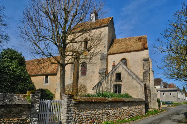 Francia, la iglesia de Autouillet — Foto de Stock