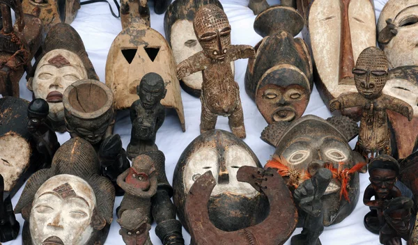 Old objects at Marolles district flea market in Brussels — Stock Photo, Image