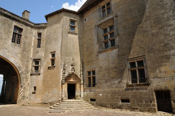 Perigord, het pittoreske kasteel van biron in dordogne — Stockfoto