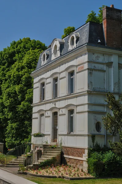 France, the village of Oinville sur Montcient — Stock Photo, Image