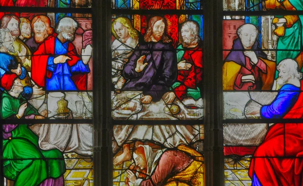 Perancis, jendela kaca patri di gereja Saint Martin di Triel — Stok Foto