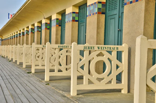 Strand hutten van deauville in Normandië — Stockfoto