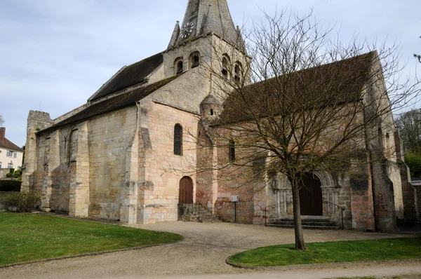 Франция, церковь Гайон-сюр-Монсьен в Ле-Ивелин — стоковое фото