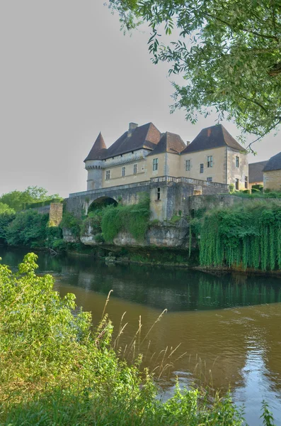 Périgord, castillo renacentista de la pérdida en Dordoña —  Fotos de Stock