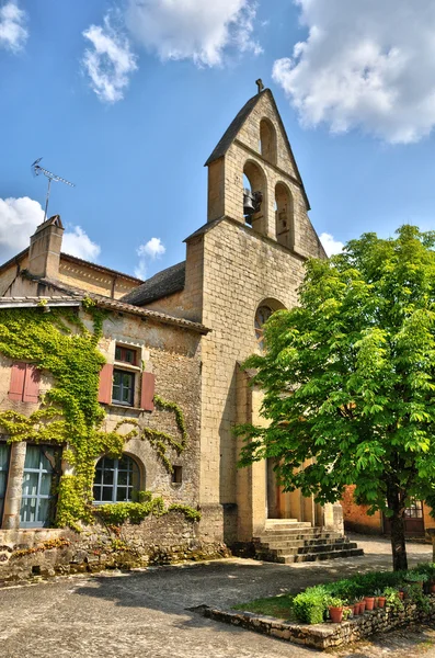 Périgord, la pintoresca iglesia de Notre Dame du Bourg de Biron en — Foto de Stock