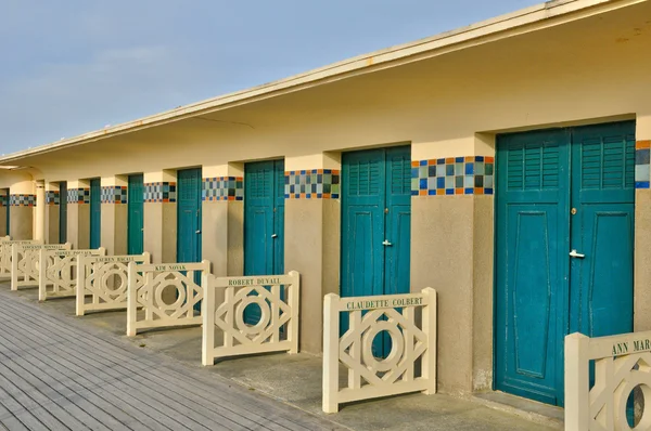 Cabañas de playa de Deauville en Normandía — Foto de Stock