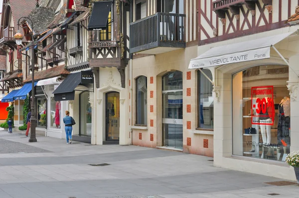 Deauville'deki dükkanda normandie — Stok fotoğraf