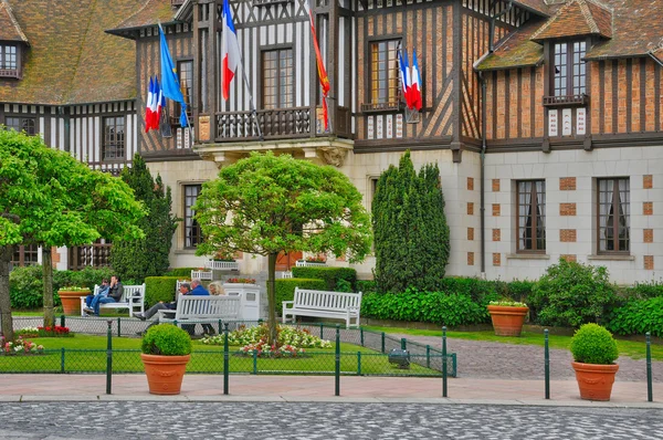 Francia, Ayuntamiento de Deauville en Normandía — Foto de Stock