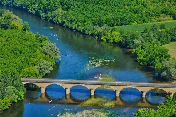 Perigord, a pitoresca ponte de Castelnaud em Dordonha — Fotografia de Stock