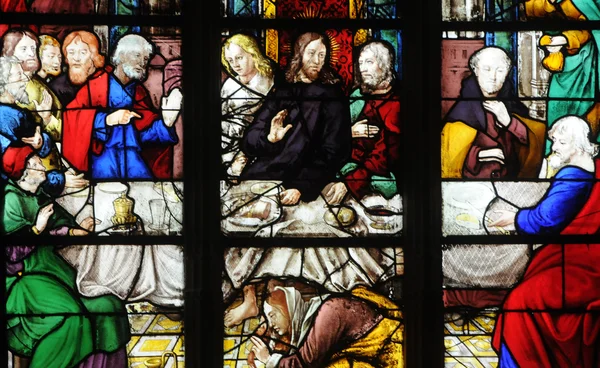 Francia, vidriera en la iglesia de San Martín de Triel — Foto de Stock