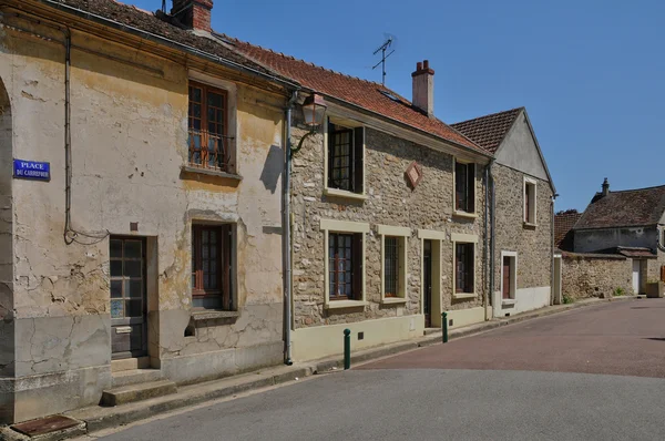 Francia, il villaggio di Oinville sur Montcient — Foto Stock