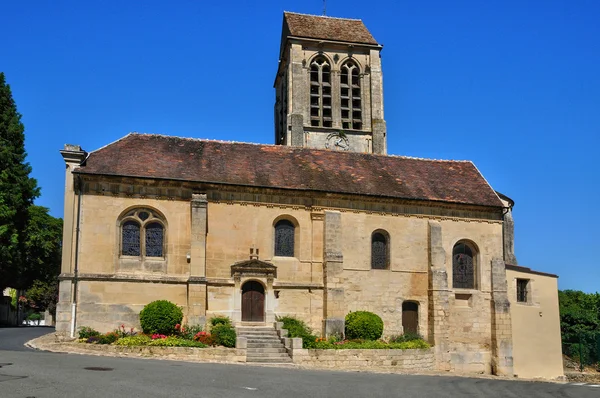 Frankrike, den gamla kyrkan champagne sur oise — Stockfoto