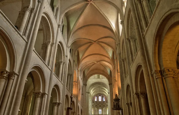 Caen, hommes aux abbaye we Francji — Zdjęcie stockowe