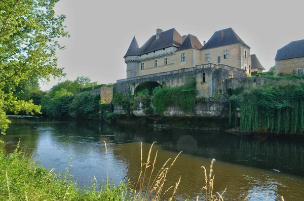 Périgord, castillo renacentista de la pérdida en Dordoña — Foto de Stock