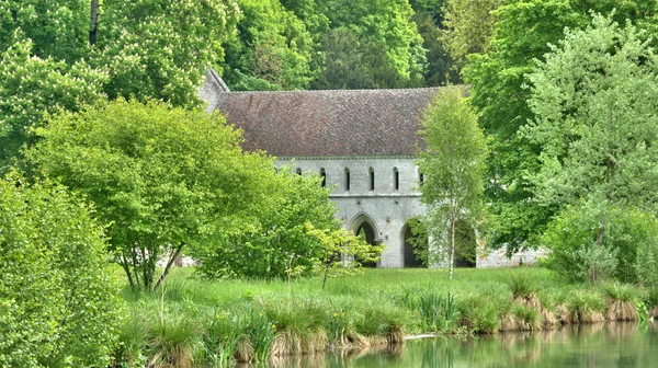 ホテルヴィラフォンテーヌ guerard radepont の大修道院 — ストック写真