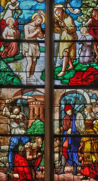 Francia, vidriera en la iglesia de San Martín de Triel — Foto de Stock