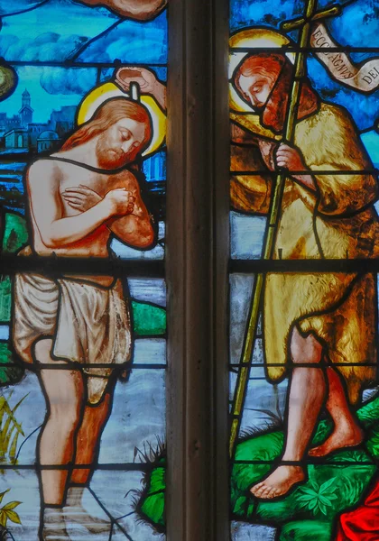 Francia, vetrata nella chiesa di San Martino a Triel — Foto Stock