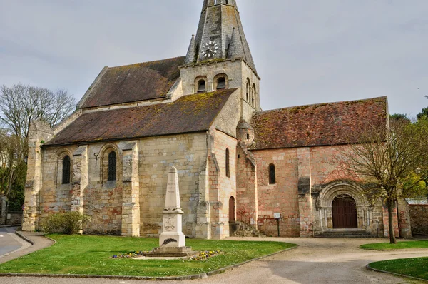 Franciaország, az egyház gaillon sur montcient les Yvelines — Stock Fotó