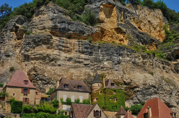佩里戈尔，风景如画的村庄里的多尔多涅省的拉罗克 gageac — 图库照片