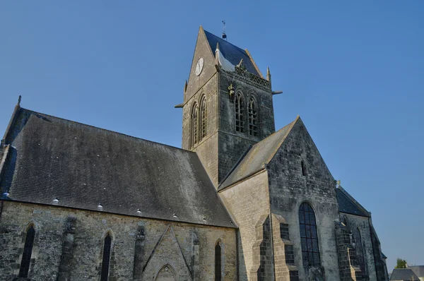 Kerk van sainte mere eglise in Normandië — Stockfoto