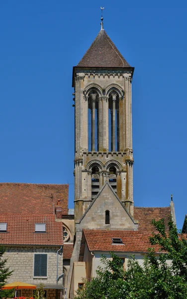 França, a antiga igreja de Champagne sur Oise — Fotografia de Stock