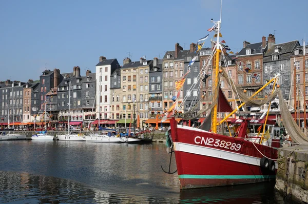 Hamnen i honfleur i normandie — Stockfoto