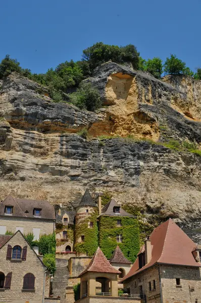 Francia, pintoresco pueblo de La Roque Gageac en Dordoña — Foto de Stock