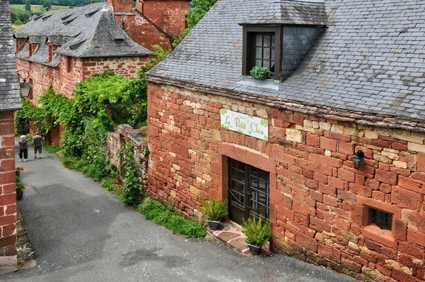 Francia, pintoresco pueblo de Collonges la Rouge — Foto de Stock