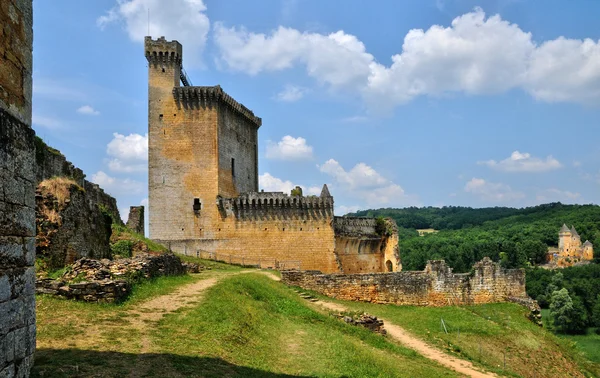 Frankrike, pittoreska slottet av commarque i dordogne — Stockfoto