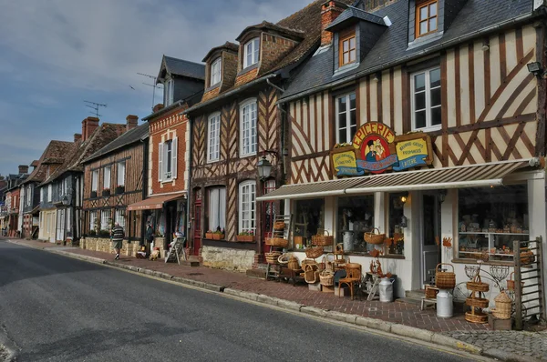 Pittoresco villaggio di Beuvron en Auge in Normandia — Foto Stock