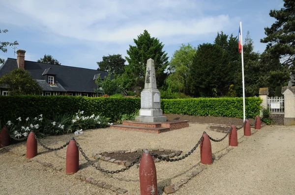 Válečný památník beuvron en auge v normandie — Stock fotografie