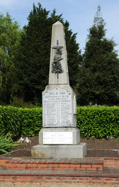 Tugu peringatan perang Beuvron en Auge di Normandie — Stok Foto