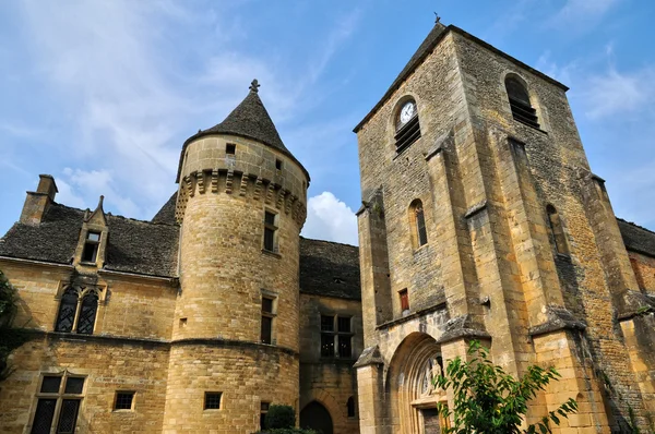 Ranska, viehättävä kylä Saint Genies Dordogne — kuvapankkivalokuva