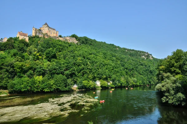 Francie, malebný hrad castelnaud v dordogne — Stock fotografie